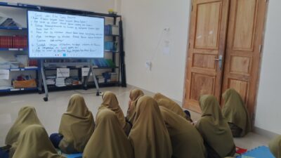 Selami Sejarah Lewat Layar: Santri 7B SMP MBS Limpung Bedah Film “Sang Pencerah”
